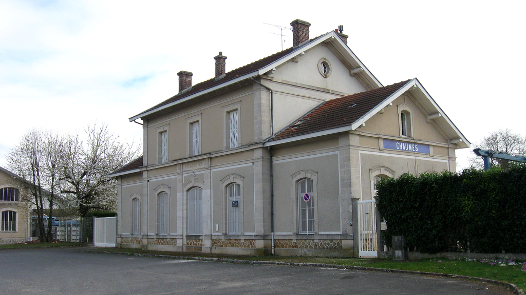 VTC Chaumes-en-Brie église Saint-Pierre-Saint-Paul patrimoine – chauffeur privé 77390 MonChauffeurVIP