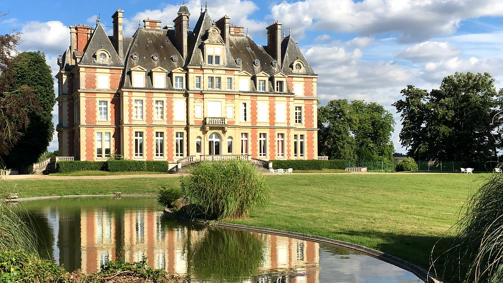 VTC Ocquerre château de la Trousse patrimoine – chauffeur privé 77440 MonChauffeurVIP
