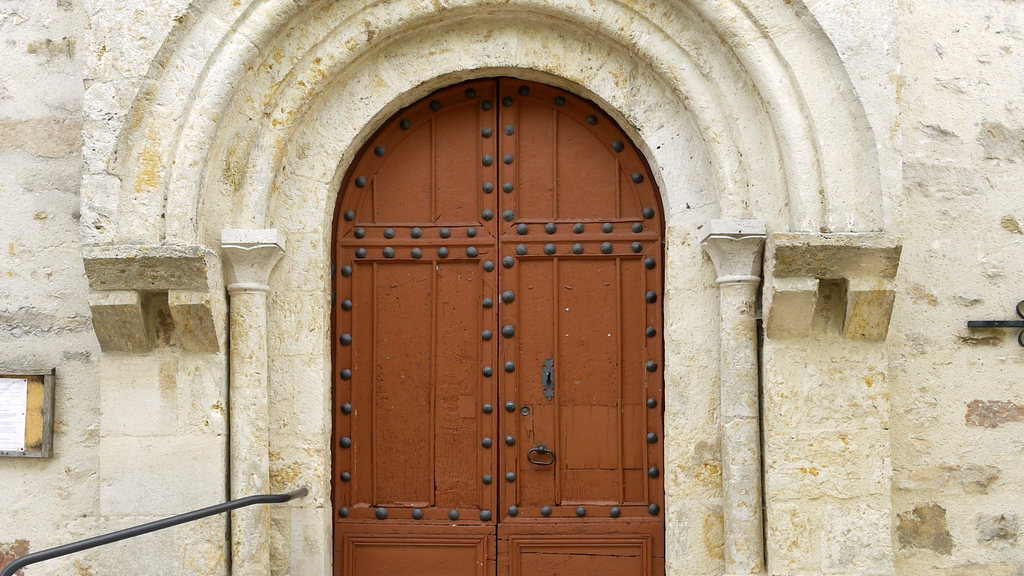 VTC Achères-la-Forêt église Sainte-Fare patrimoine – chauffeur privé 77760 MonChauffeurVIP