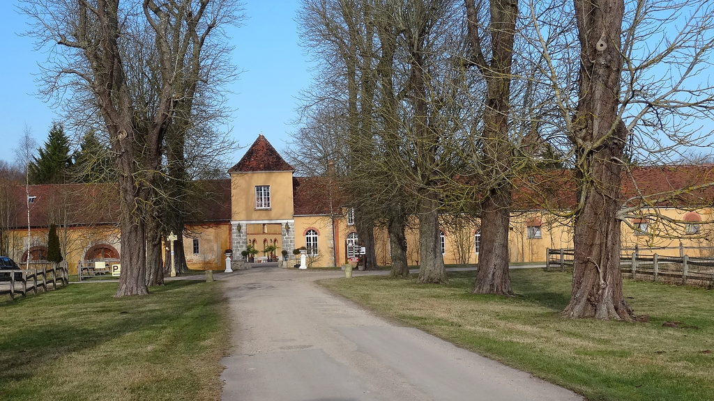 VTC Pontcarré ferme patrimoine – chauffeur privé 77135 MonChauffeurVIP