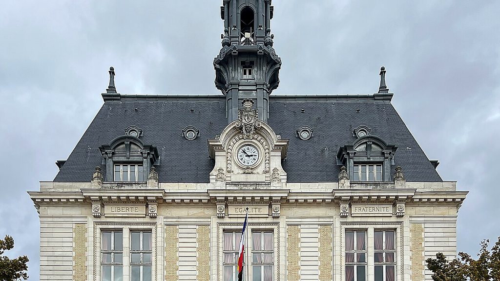 Mairie de Corbeil-Essonnes – VTC chauffeur privé 91100 MonChauffeurVIP 06 18 33 21 74