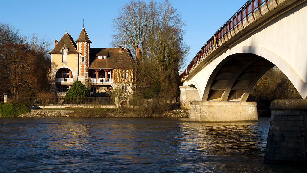 VTC Chartrettes Manoir de Seine quais patrimoine – chauffeur privé 77590 MonChauffeurVIP