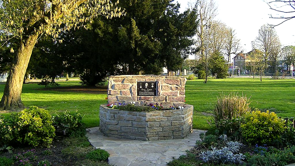 VTC Brou-sur-Chantereine monument Pierre Danton – chauffeur privé 77177 MonChauffeurVIP