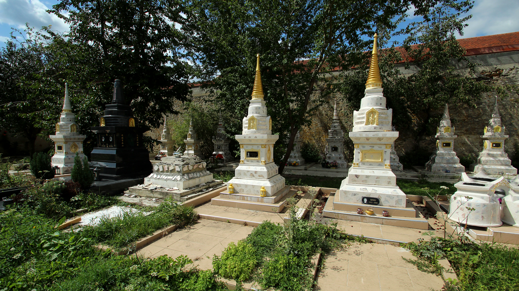 Pagode Wat Thammapathip stupas dorés Moissy-Cramayel 77550 – MonChauffeurVIP 06 18 33 21 74