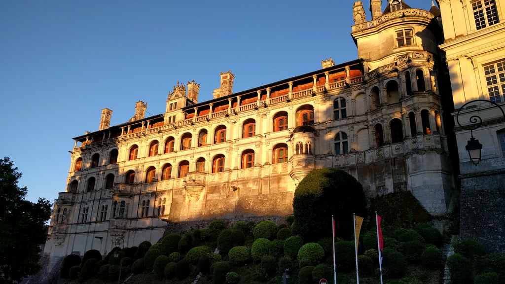 Château de Blois – VTC Loir-et-Cher MonChauffeurVIP 06 18 33 21 74