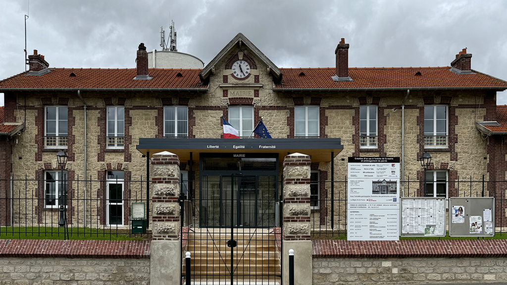 VTC Juilly mairie rue Pierre Loyer 77230 – MonChauffeurVIP 06 18 33 21 74