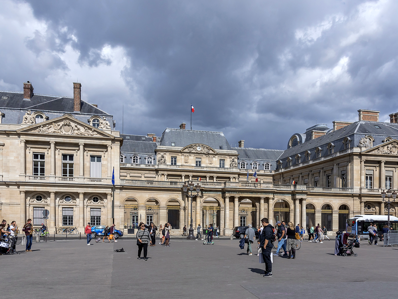 Berline VTC Paris 1er – MonChauffeurVIP 06 18 33 21 74