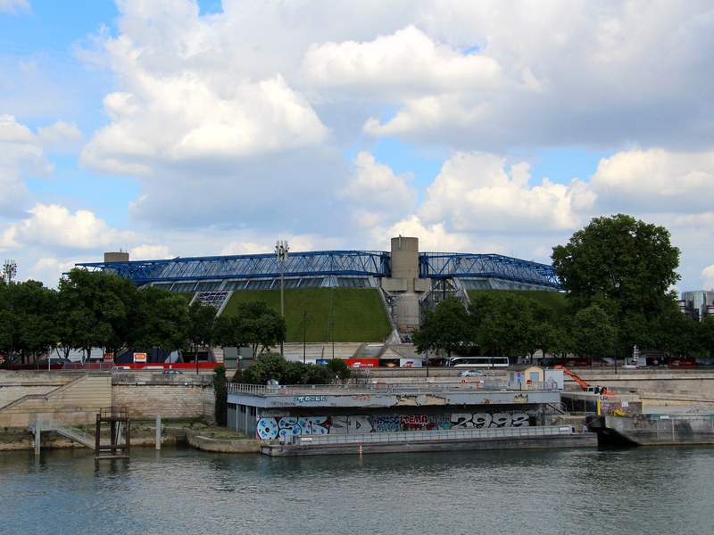 VAN VTC Paris 12e Bercy – MonChauffeurVIP 06 18 33 21 74