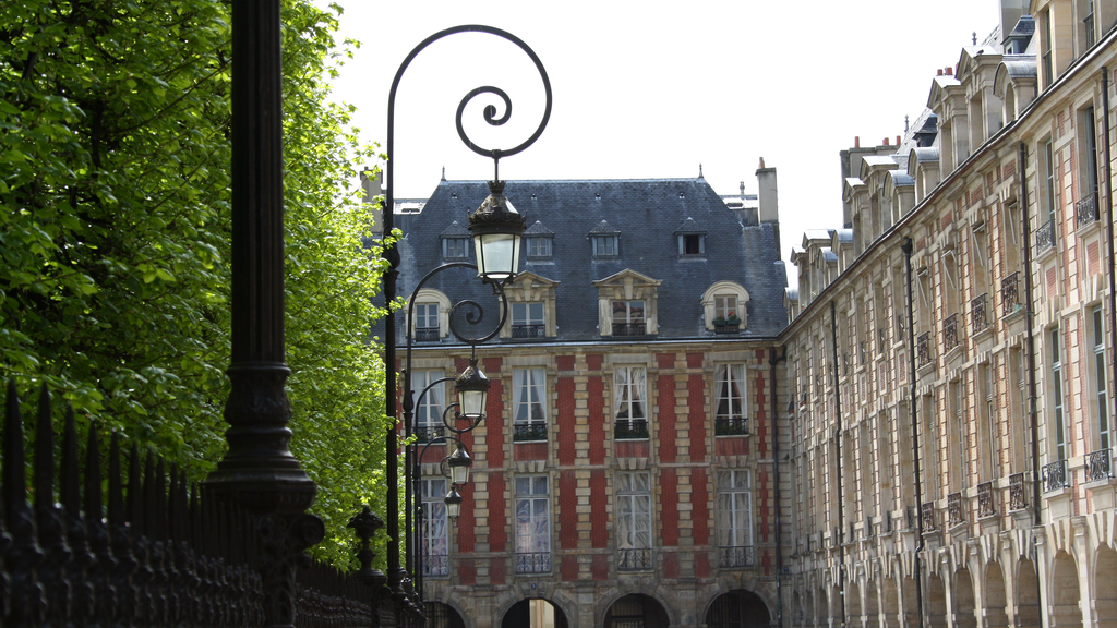 VTC Paris 3e Place des Vosges – MonChauffeurVIP 06 18 33 21 74