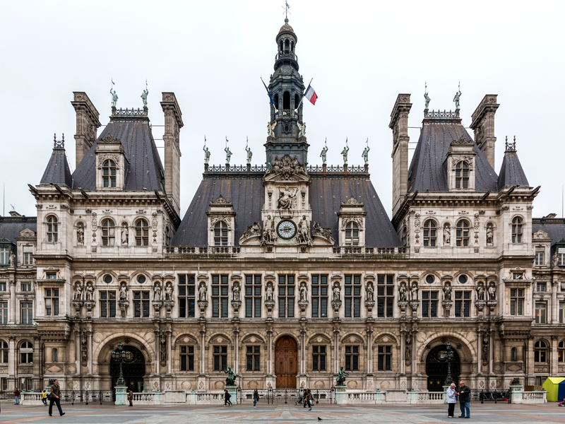 Berline VTC Paris 4e Hôtel de Ville – MonChauffeurVIP 06 18 33 21 74