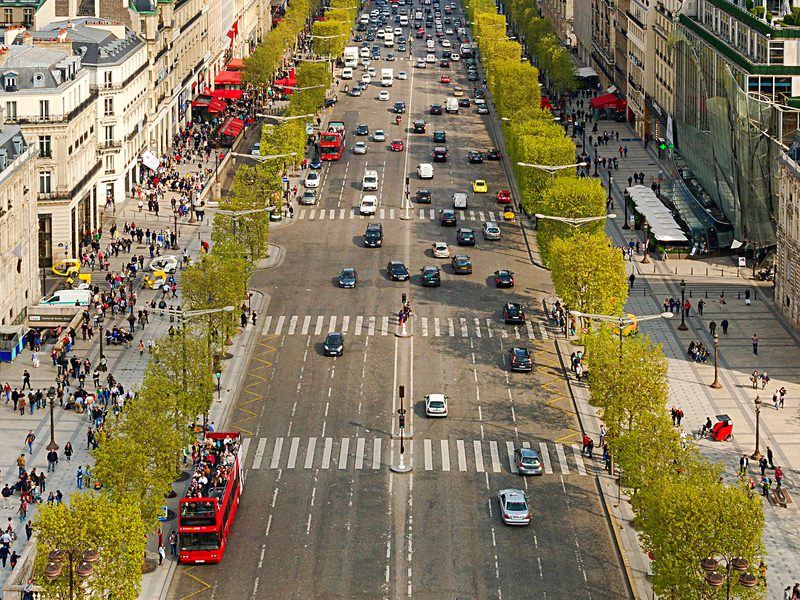 Berline VTC Paris 8e – MonChauffeurVIP 06 18 33 21 74