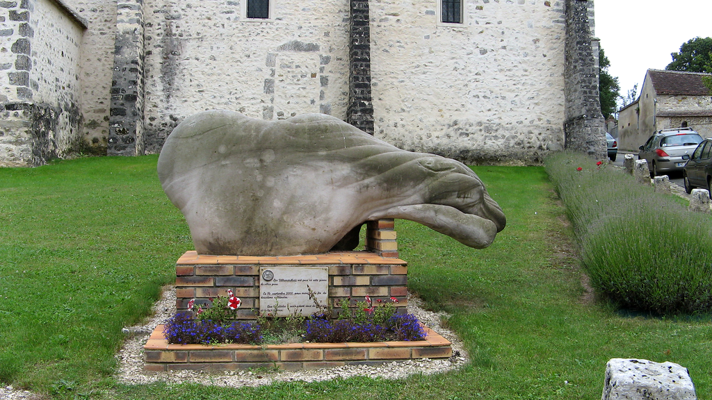 VTC Villemaréchal monument centre-bourg 77710 – MonChauffeurVIP 06 18 33 21 74