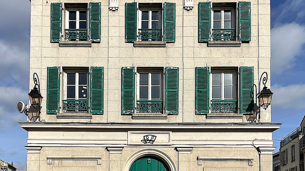 VTC Nanterre ancienne mairie – chauffeur privé 92000 MonChauffeurVIP 06 18 33 21 74