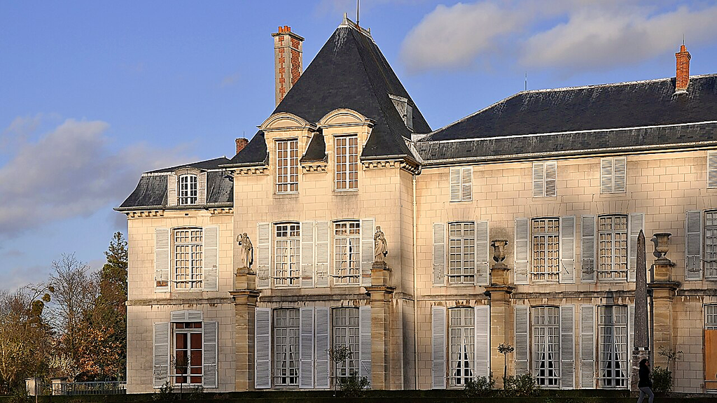 VTC Rueil-Malmaison château de Malmaison – chauffeur privé 92500 MonChauffeurVIP 06 18 33 21 74