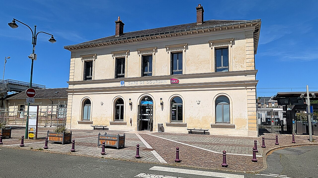 Gare de Dourdan – VTC chauffeur privé 91410 MonChauffeurVIP