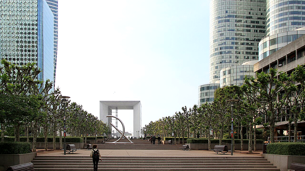 Grande Arche de La Défense – VTC chauffeur privé 92800 MonChauffeurVIP