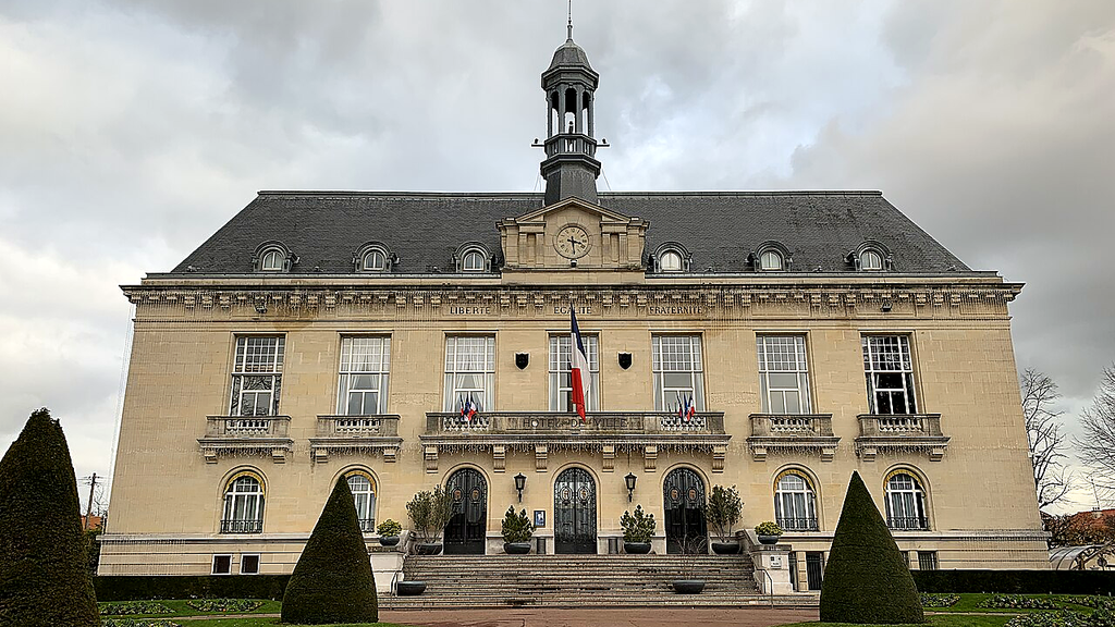 VTC Aulnay-sous-Bois hôtel de ville – chauffeur privé 93600 MonChauffeurVIP 06 18 33 21 74