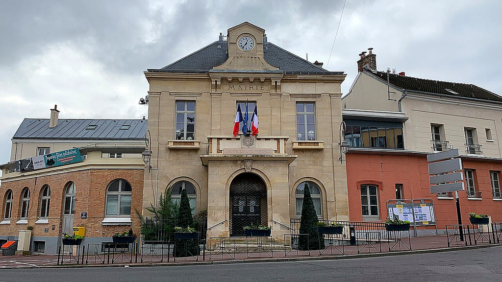 VTC Châtillon hôtel de ville – chauffeur privé 92320 MonChauffeurVIP 06 18 33 21 74