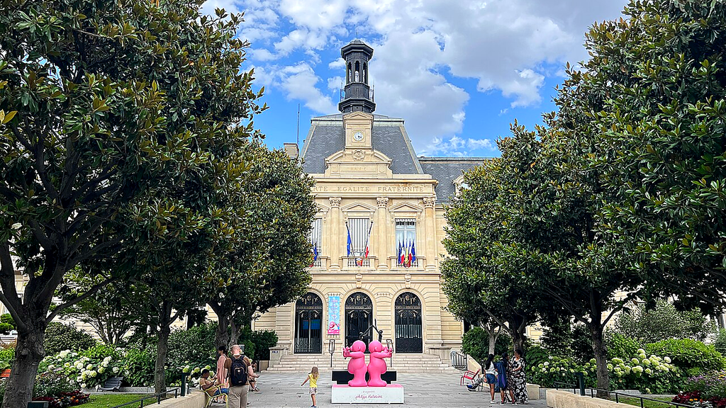 VTC Clichy hôtel de ville – chauffeur privé 92110 MonChauffeurVIP 06 18 33 21 74