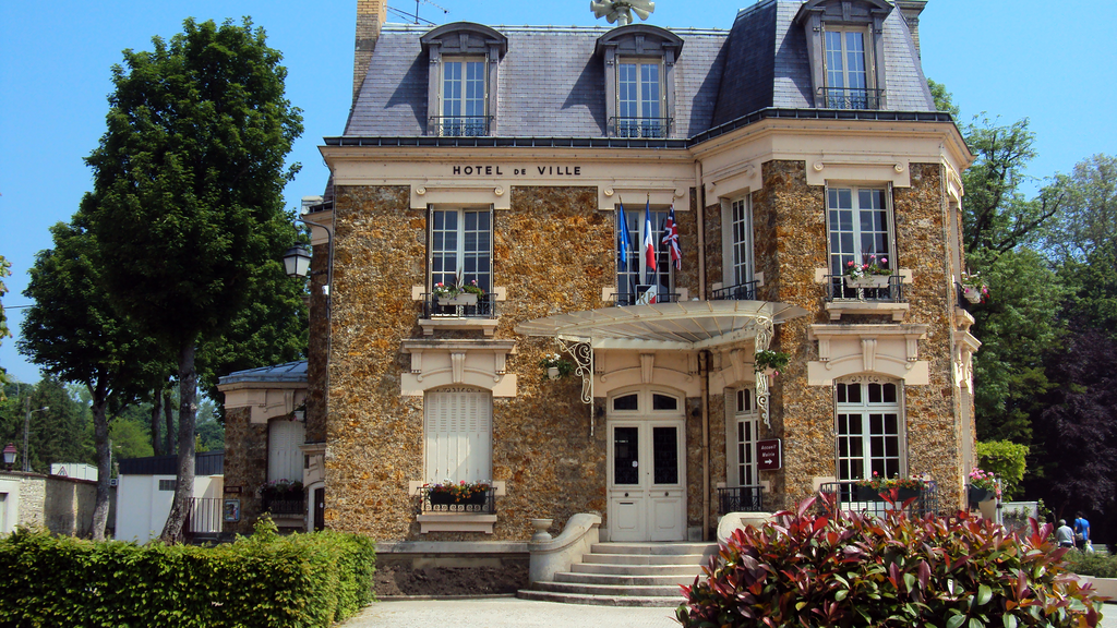 VTC Lizy-sur-Ourcq hôtel de ville patrimoine – chauffeur privé 77440 MonChauffeurVIP