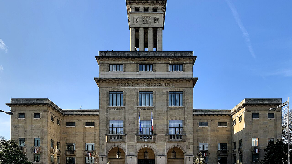 VTC Montreuil hôtel de ville – chauffeur privé 93100 MonChauffeurVIP 06 18 33 21 74