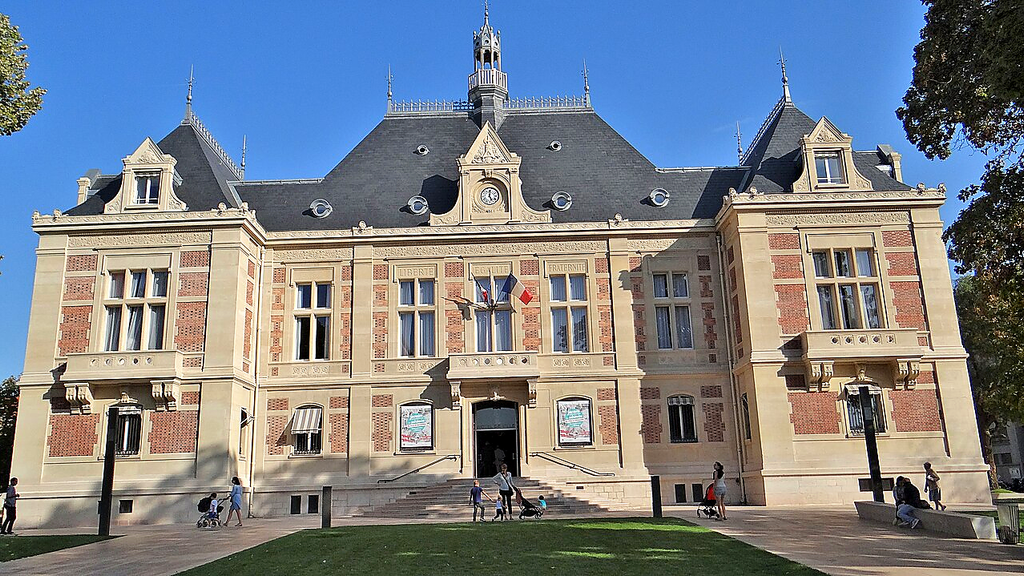 VTC Montrouge hôtel de ville – chauffeur privé 92120 MonChauffeurVIP 06 18 33 21 74