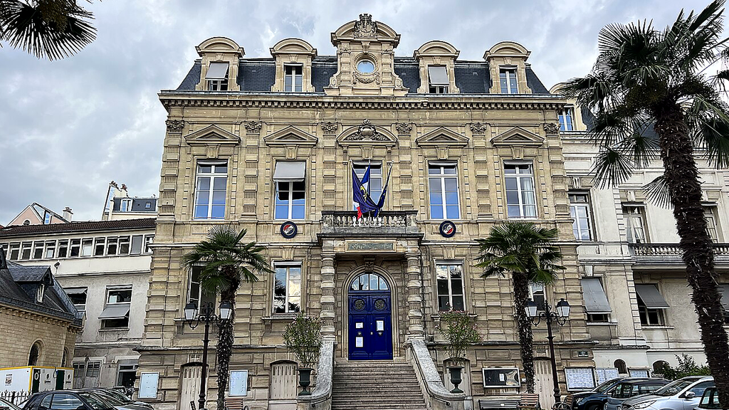 Hôtel de ville Saint-Cloud – VTC chauffeur privé 92210 MonChauffeurVIP