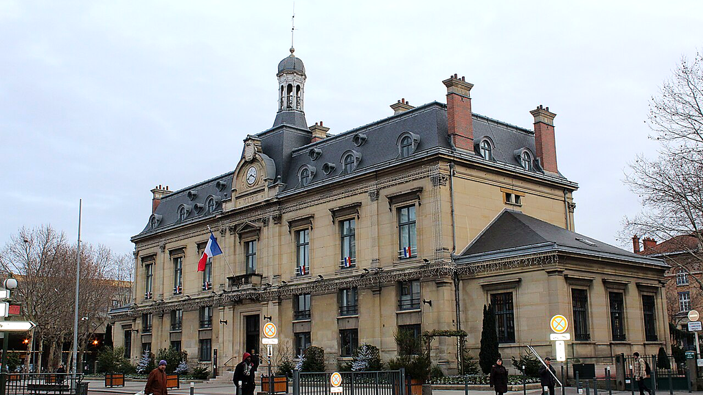 VTC Saint-Ouen-sur-Seine hôtel de ville – chauffeur privé 93400 MonChauffeurVIP 06 18 33 21 74
