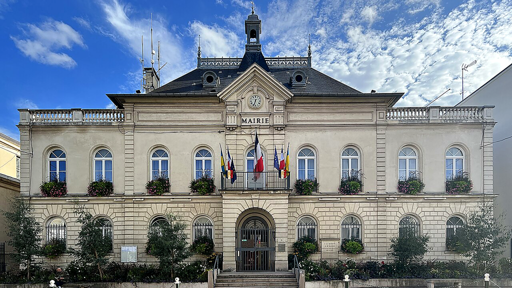 VTC Bourg-la-Reine mairie – chauffeur privé 92340 MonChauffeurVIP 06 18 33 21 74