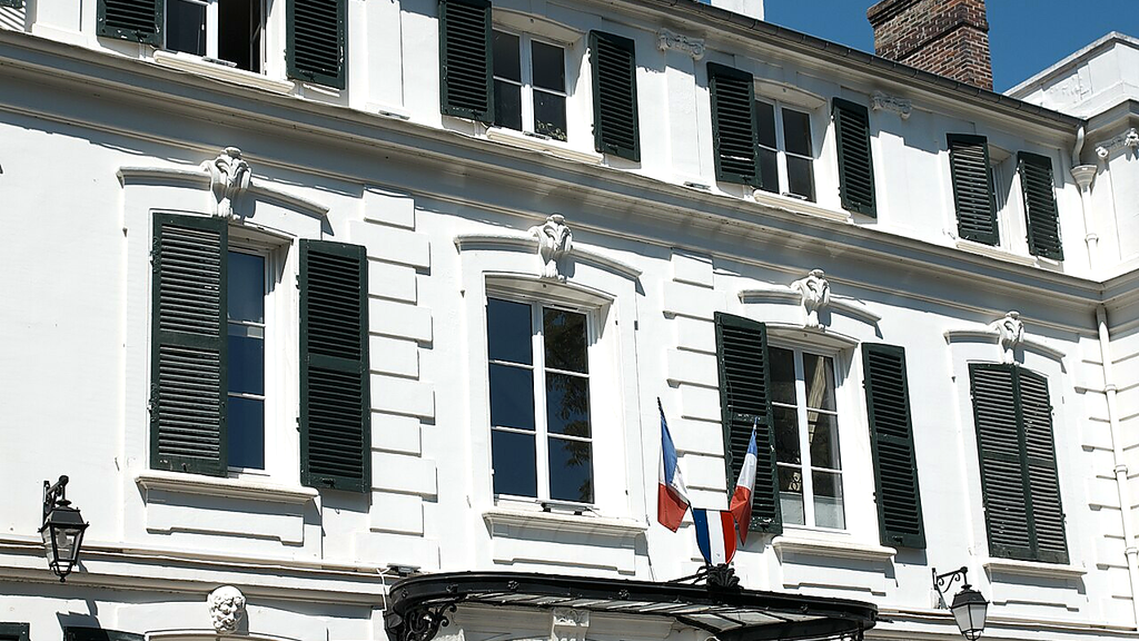Mairie de Draveil – VTC chauffeur privé 91210 MonChauffeurVIP 06 18 33 21 74