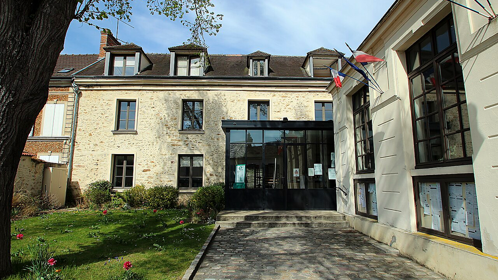 VTC Marcoussis mairie patrimoine – chauffeur privé 91460 MonChauffeurVIP