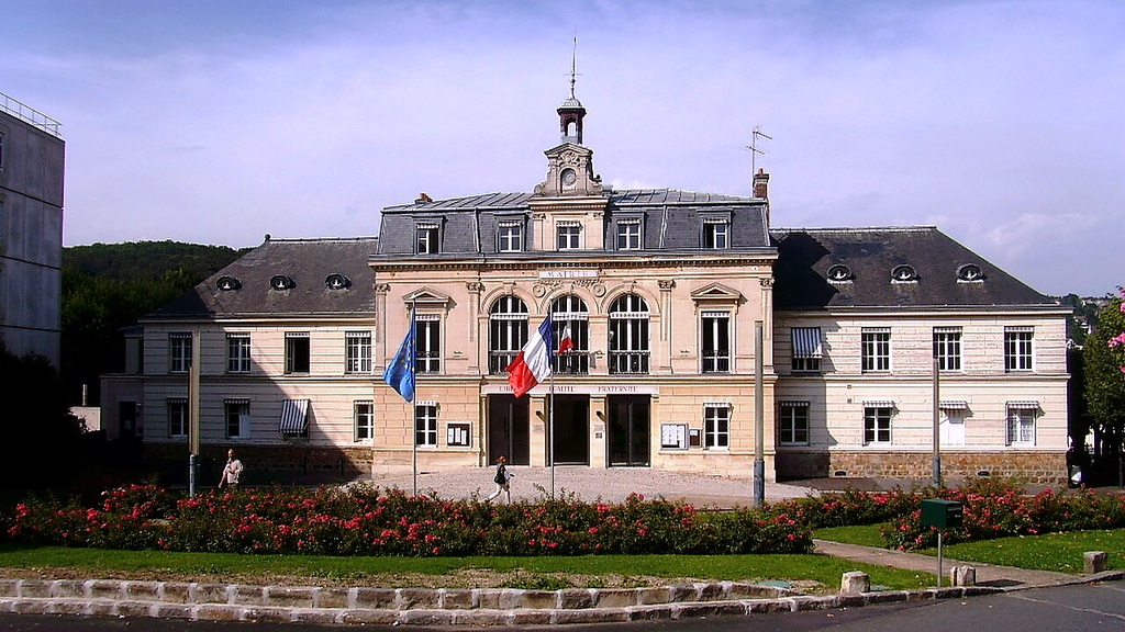 Mairie d'Orsay – VTC chauffeur privé 91400 MonChauffeurVIP 06 18 33 21 74