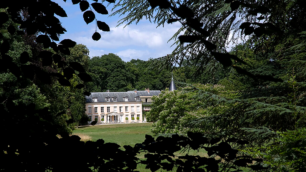 VTC Châtenay-Malabry Maison de Chateaubriand – chauffeur privé 92290 MonChauffeurVIP 06 18 33 21 74