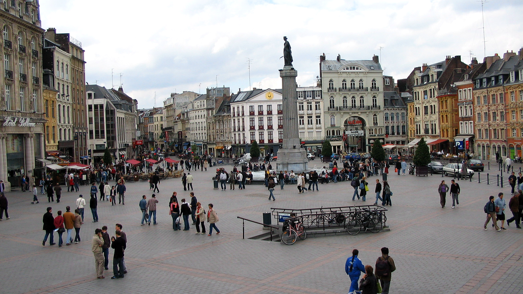 Grand Place Lille – VTC Lille MonChauffeurVIP 06 18 33 21 74