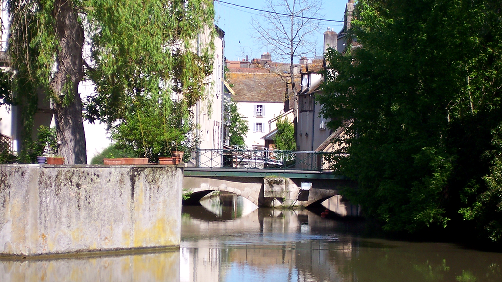 VTC Montargis canaux et ponts 45200 Loiret – MonChauffeurVIP 06 18 33 21 74