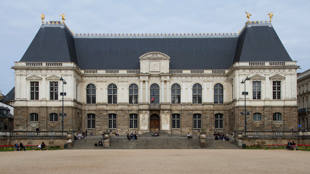 Parlement de Bretagne Rennes – VTC Rennes MonChauffeurVIP 06 18 33 21 74