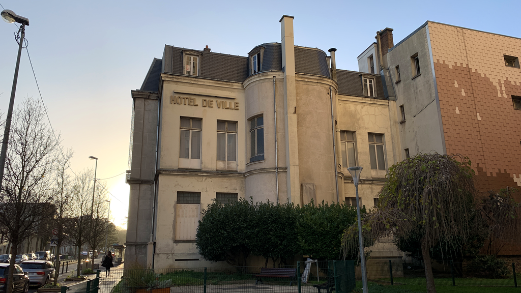 VTC Noisy-le-Sec hôtel de ville – chauffeur privé 93130 MonChauffeurVIP 06 18 33 21 74