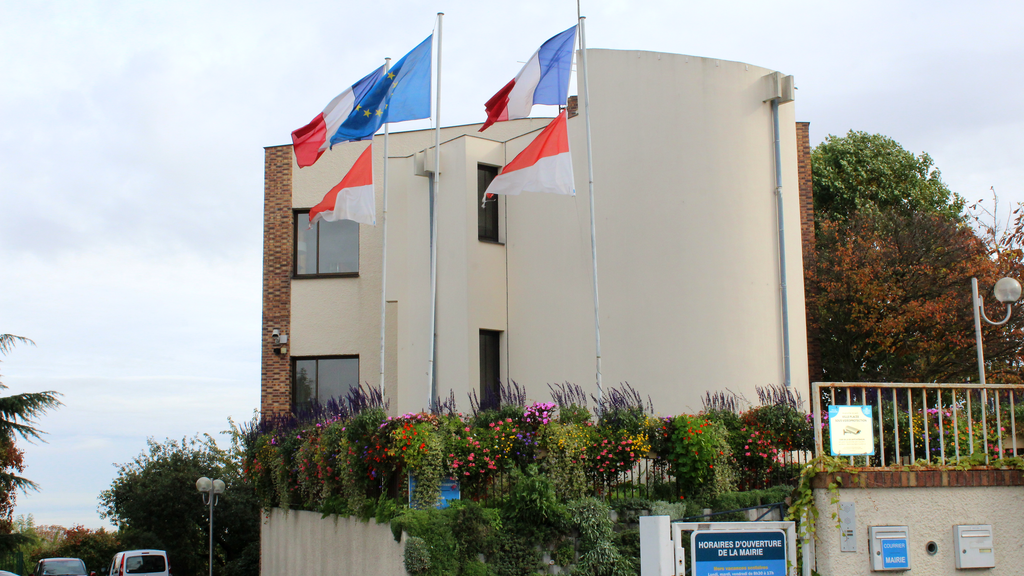 VTC Villemomble hôtel de ville patrimoine – chauffeur privé 93250 MonChauffeurVIP