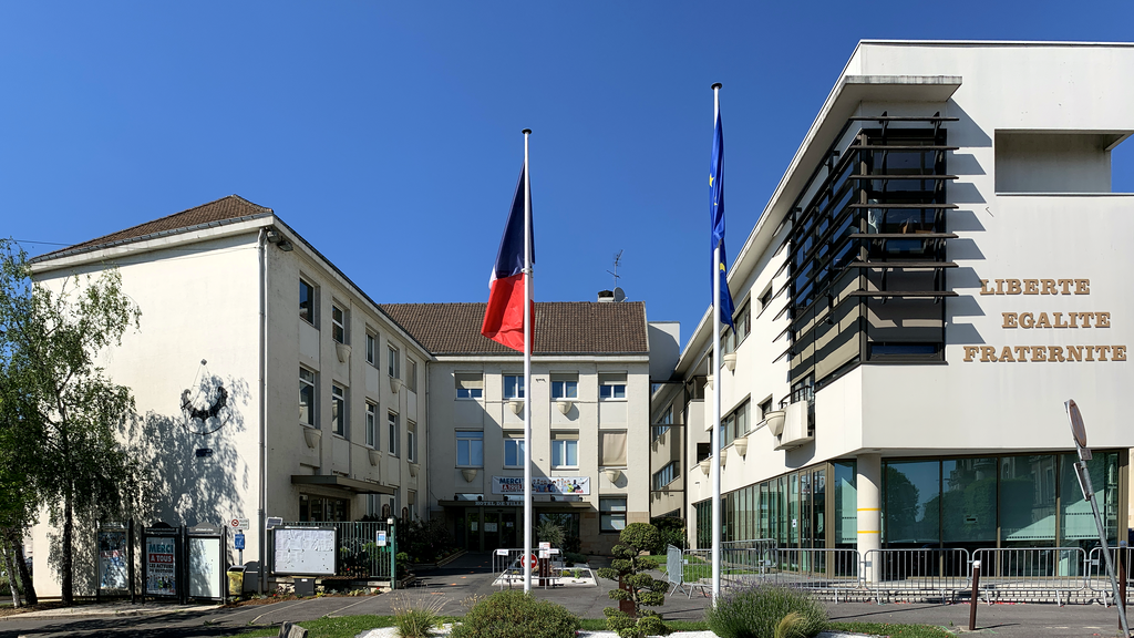 VTC Villepinte hôtel de ville – chauffeur privé 93420 MonChauffeurVIP 06 18 33 21 74